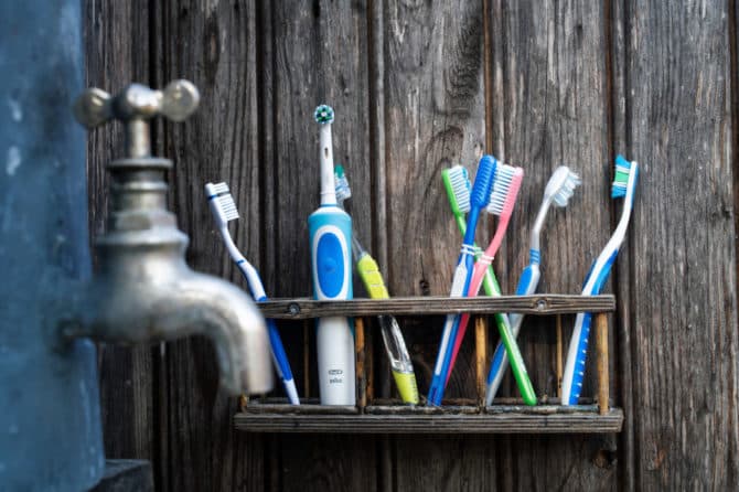 Electric Toothbrushes Vs Normal Toothbrushes – Which Is Better and Why?